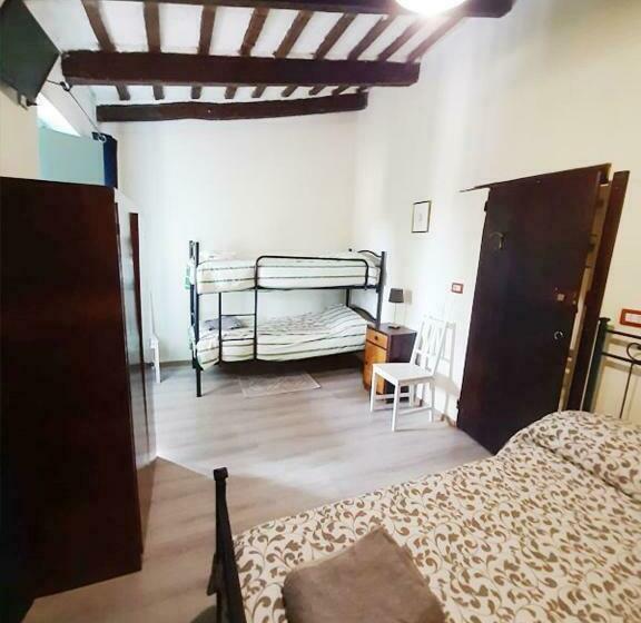 غرفة قياسية رباعية, Casale Valentini