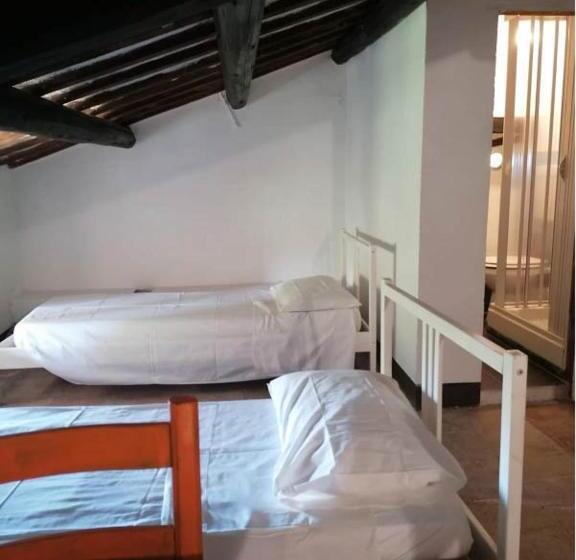 غرفة عائلية, Casale Valentini