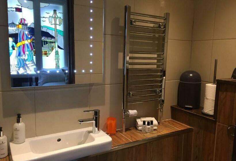 Номер Superior, Guest And The City