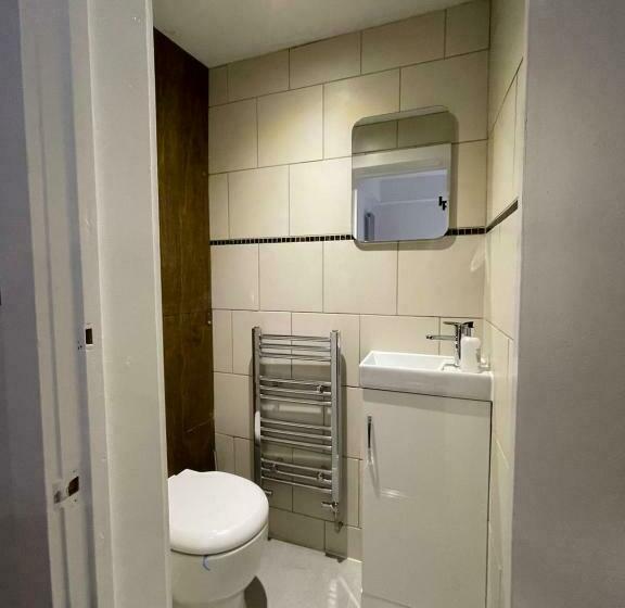 スタンダードルーム, Guest And The City