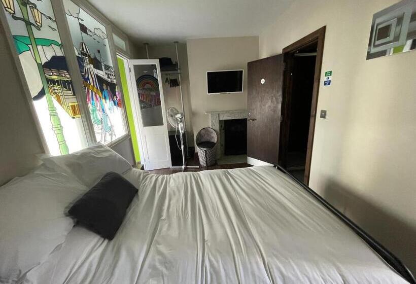 スーペリアールーム, Guest And The City