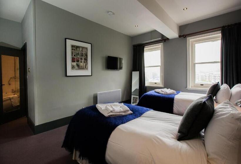 豪华房间, Hand & Flower