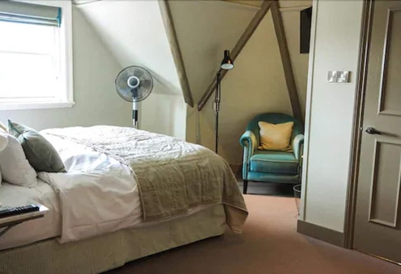 豪华房间, Hand & Flower