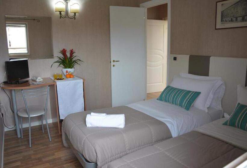 חדר סטנדרט לארבעה, Le Stanze Del Console