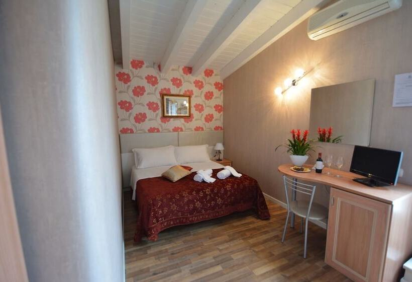 חדר סטנדרט לארבעה, Le Stanze Del Console