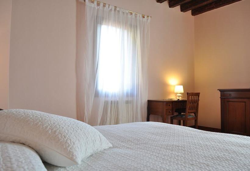 اتاق سوپریور, Locanda Degli Ulivi