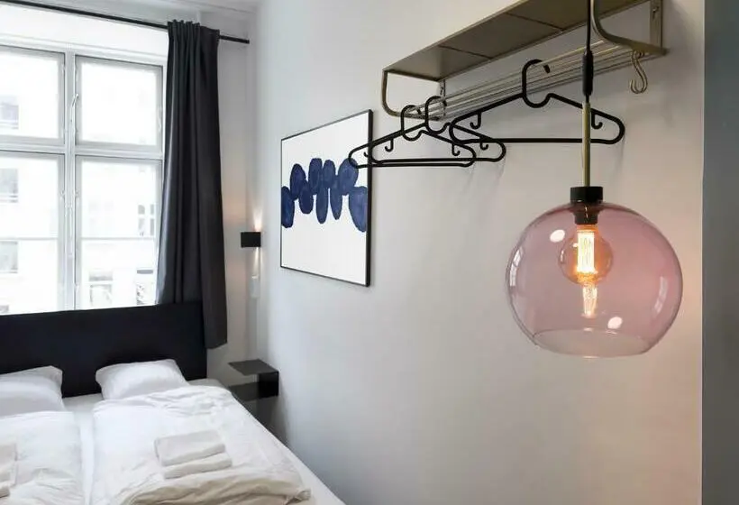 اتاق استاندارد با سرویس بهداشتی مشترک, Where To Sleep