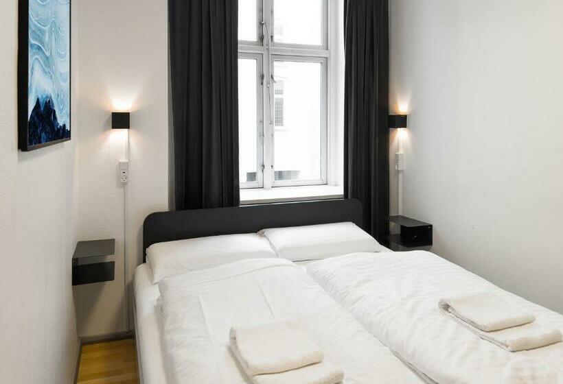 اتاق استاندارد با سرویس بهداشتی مشترک, Where To Sleep