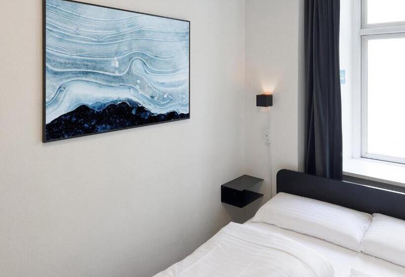 Номер Стандарт Совместная Ванная, Where To Sleep