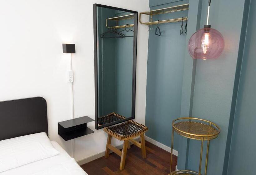 Номер Стандарт Совместная Ванная, Where To Sleep