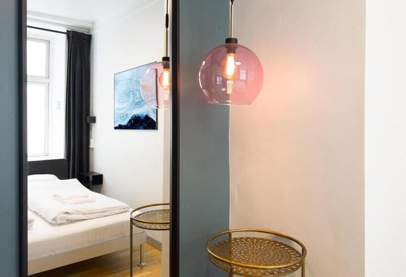 Номер Стандарт Совместная Ванная, Where To Sleep