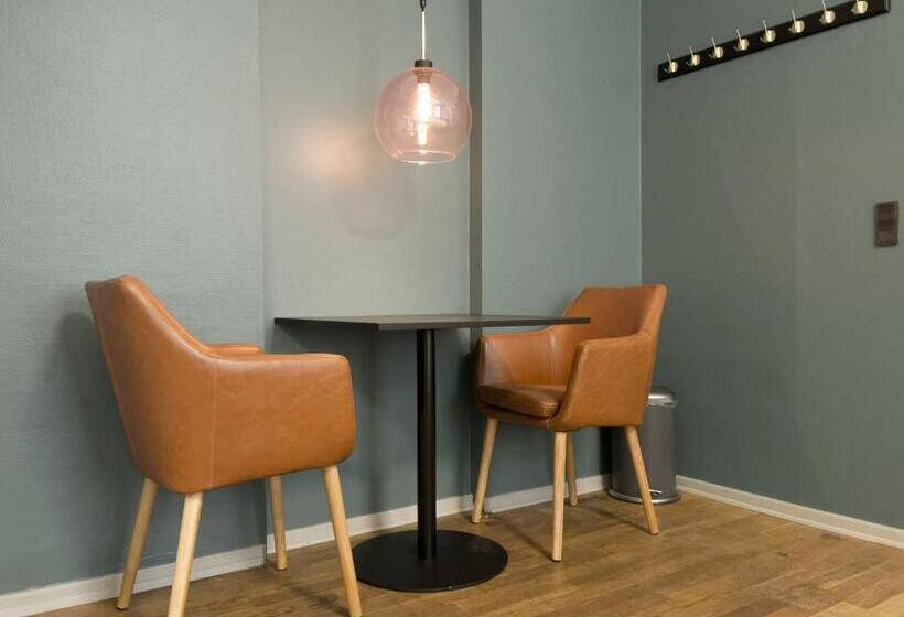 Номер Стандарт Совместная Ванная, Where To Sleep