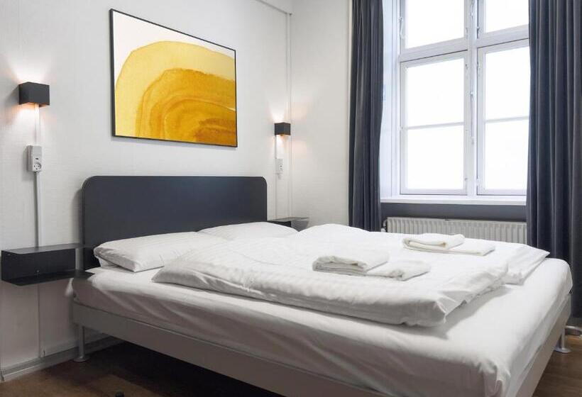 バス共有のスタンダードルーム, Where To Sleep
