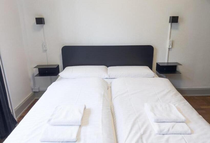 اتاق استاندارد با سرویس بهداشتی مشترک, Where To Sleep