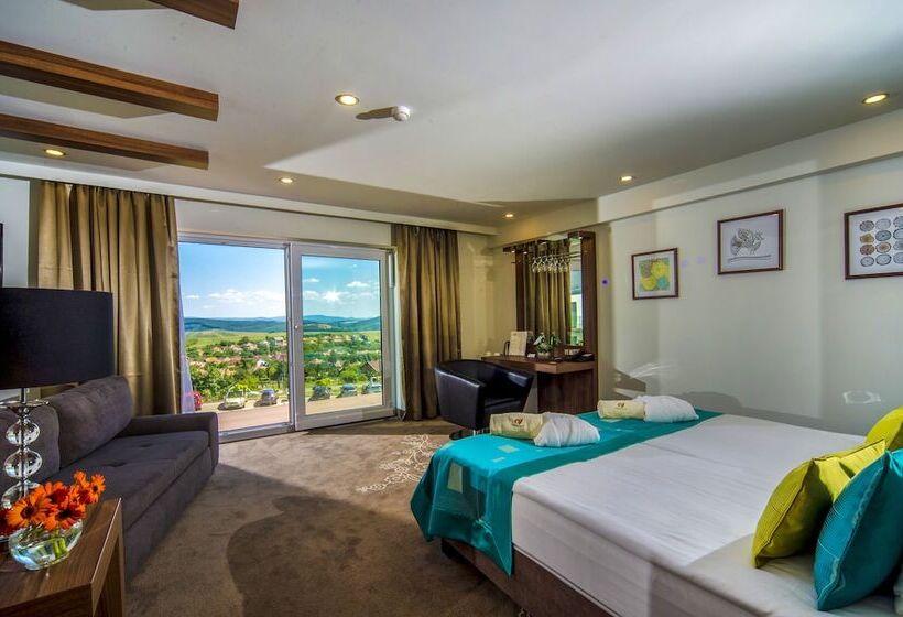 Номер Superior, Castellum Hotel Hollókő