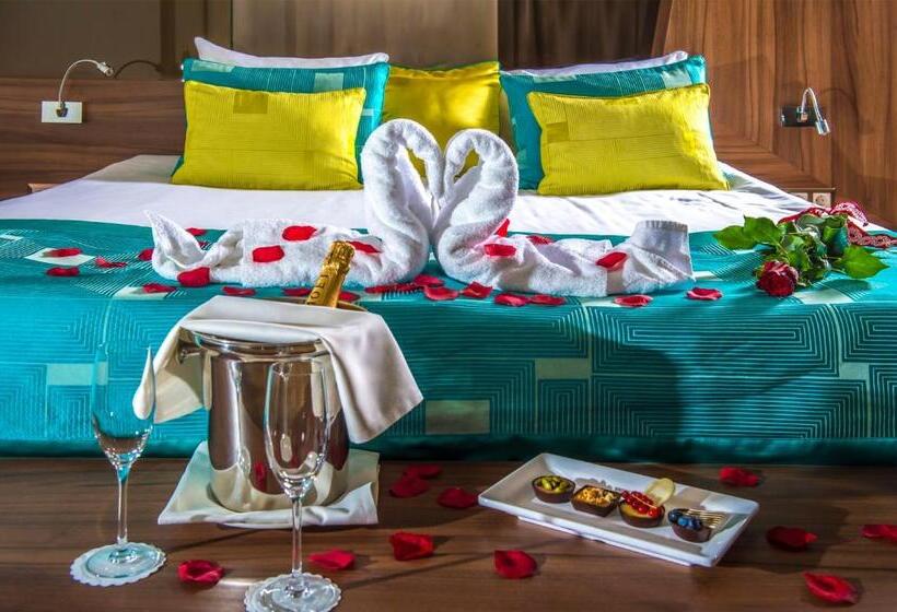 Люкс с гидромассажем, Castellum Hotel Hollókő