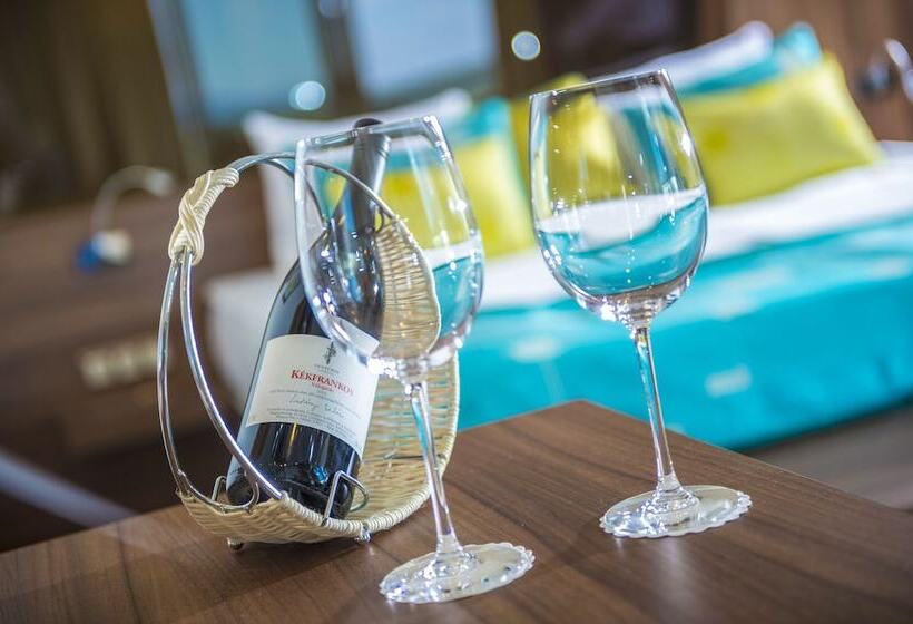 Номер Стандарт, Castellum Hotel Hollókő