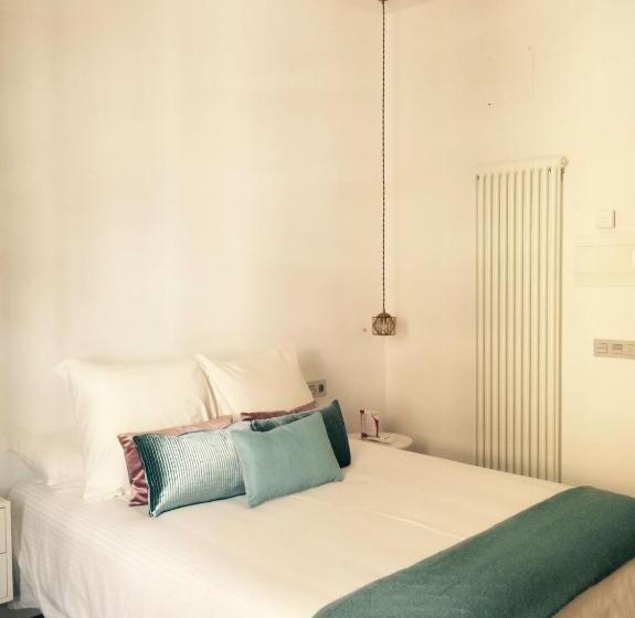 اتاق سوپریور, Hostal Albany Ancha