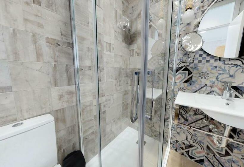 Номер Стандарт Трехместный, Hostal Boutique La Española By Bossh Hotels