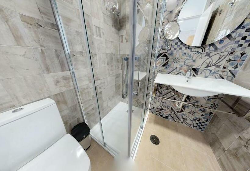 Номер Стандарт Трехместный, Hostal Boutique La Española By Bossh Hotels