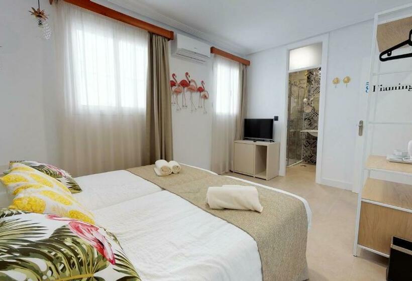 Номер Стандарт Трехместный, Hostal Boutique La Española By Bossh Hotels