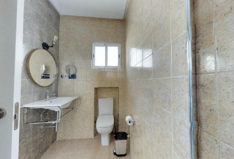 Номер Стандарт Трехместный, Hostal Boutique La Española By Bossh Hotels