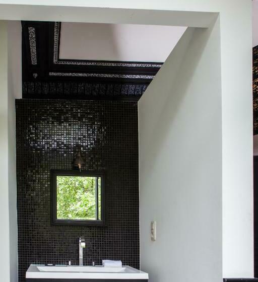 اتاق لوکس, B In Antwerp