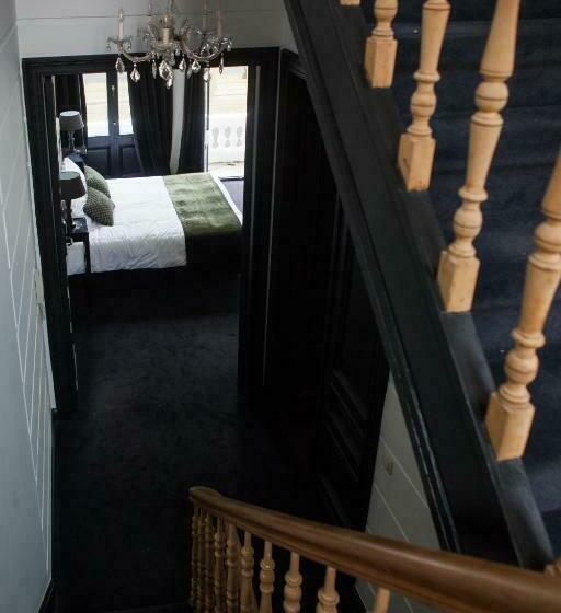 اتاق لوکس, B In Antwerp