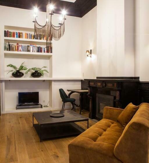 سوییت لوکس, B In Antwerp