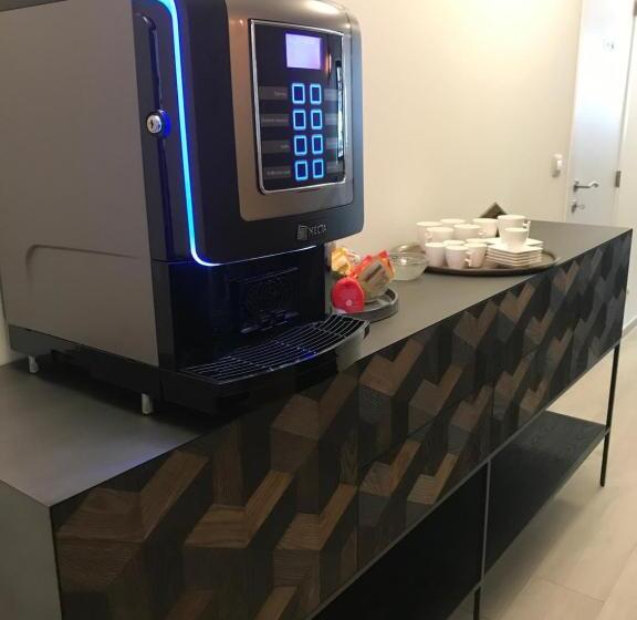 اتاق لوکس, B In Antwerp