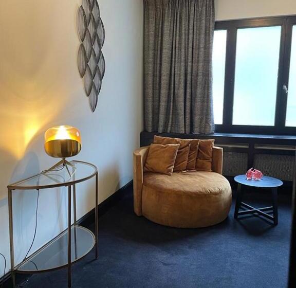 سوییت, B In Antwerp