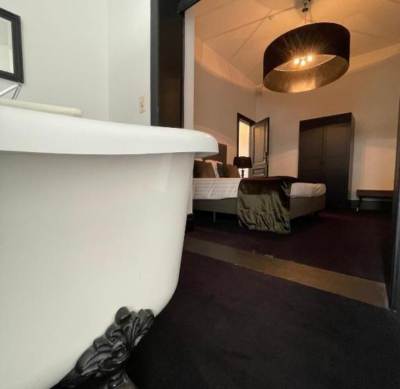 اتاق لوکس, B In Antwerp