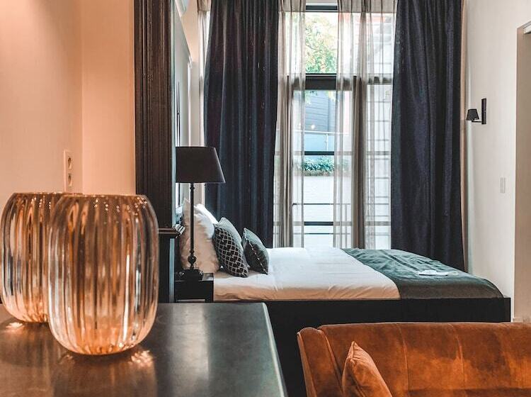 اتاق لوکس, B In Antwerp