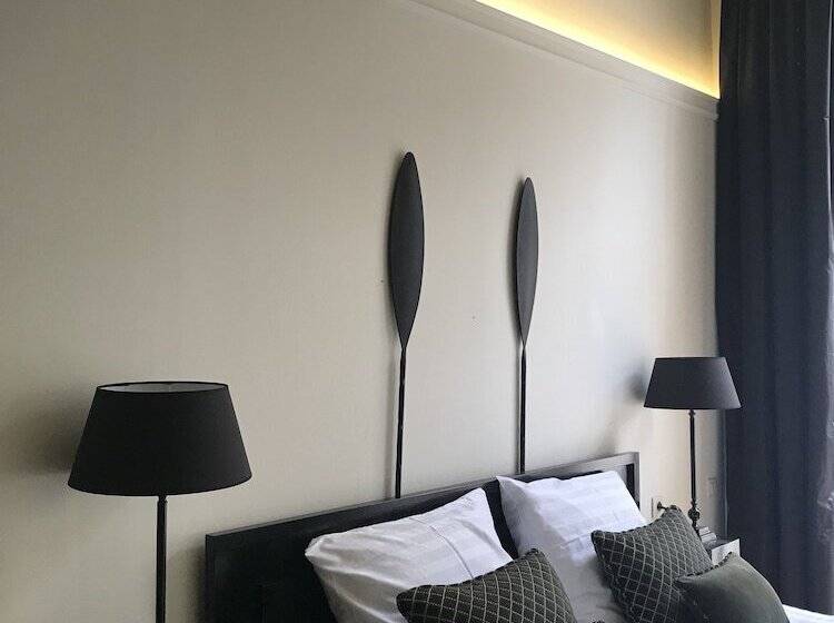 اتاق لوکس, B In Antwerp