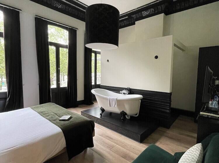 اتاق لوکس, B In Antwerp