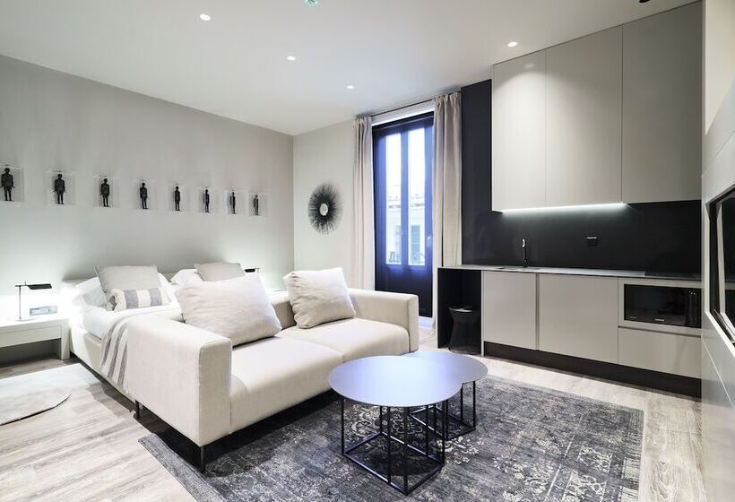 جناح بريميوم, The Valentia Cabillers