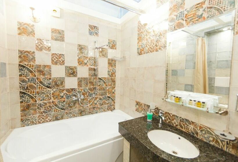 غرفة قياسية, Ekaterina