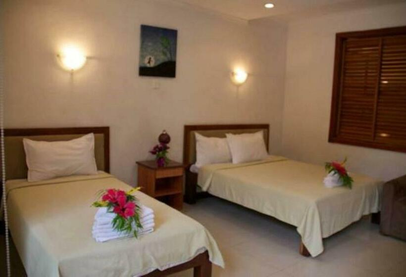 اتاق لوکس, The Hideaway