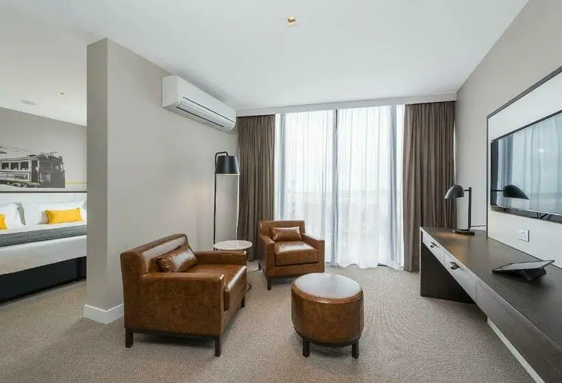 Deluxe Suite King Bed, Peppers Docklands