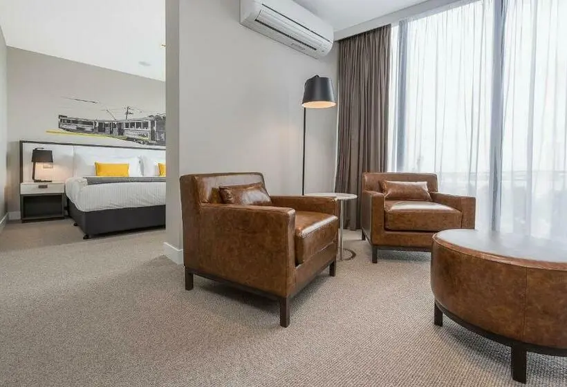 Deluxe Suite King Bed, Peppers Docklands