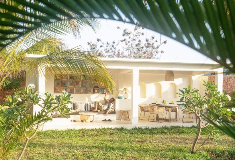 וילה עם חדר שינה אחד ובריכת שחיה, Qambani Luxury Resort