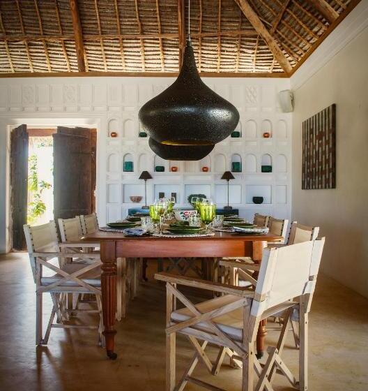 וילה עם חדר שינה אחד ובריכת שחיה, Qambani Luxury Resort