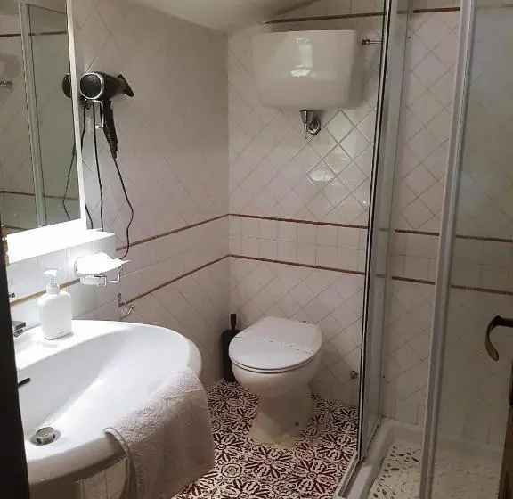Standard Yhden Hengen Huone, Residenza Villa Spagnola