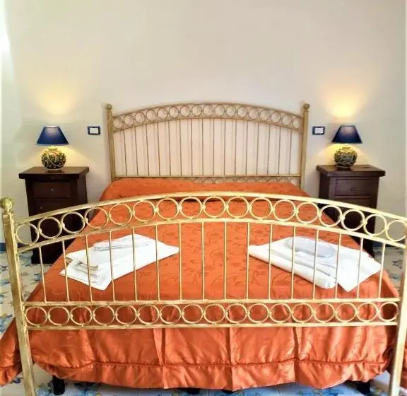 Perhehuone, Residenza Villa Spagnola