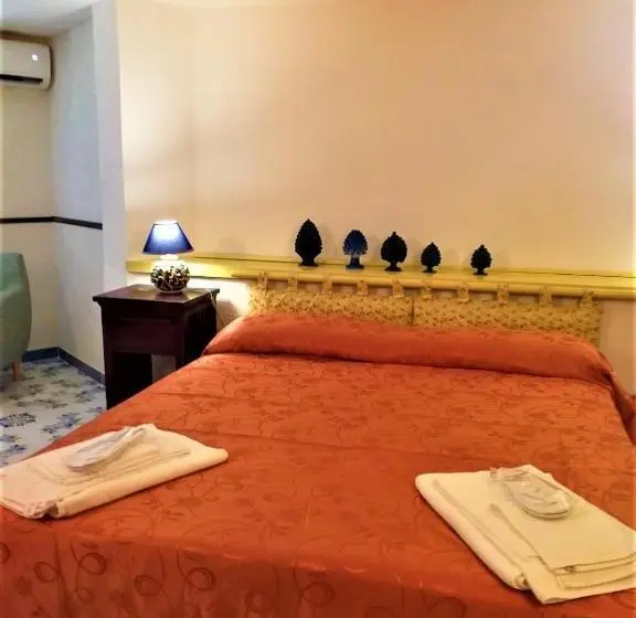 Perhehuone, Residenza Villa Spagnola