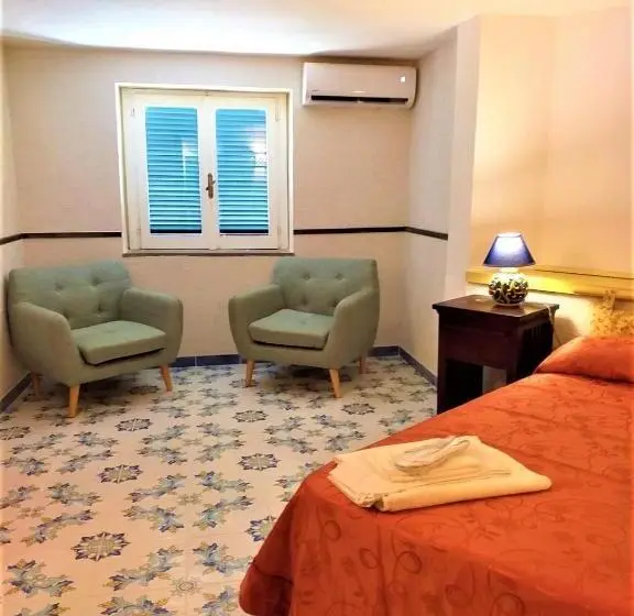 Perhehuone, Residenza Villa Spagnola
