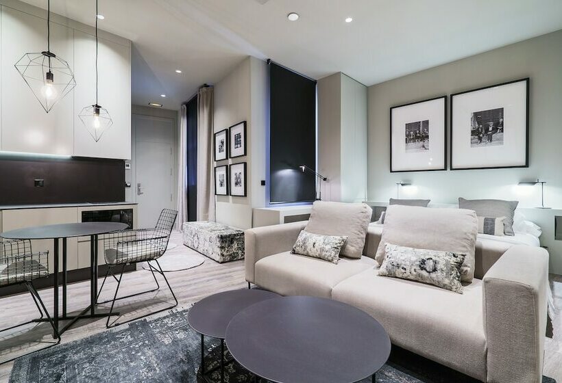 جناح كلاسيكي, The Valentia Cabillers