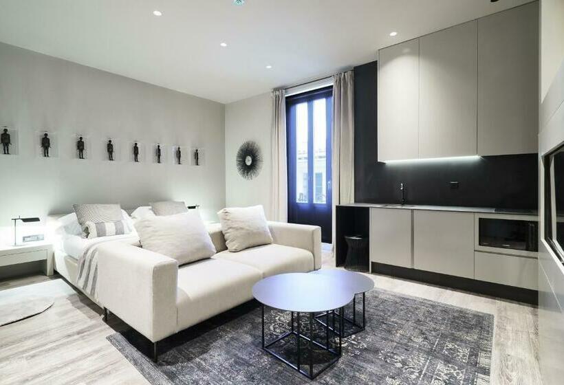 جناح بريميوم, The Valentia Cabillers