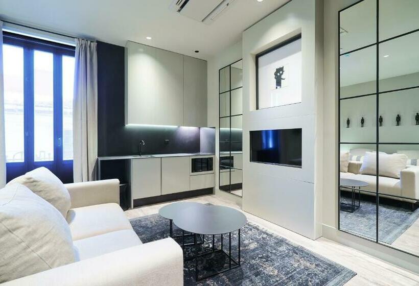 جناح بريميوم, The Valentia Cabillers