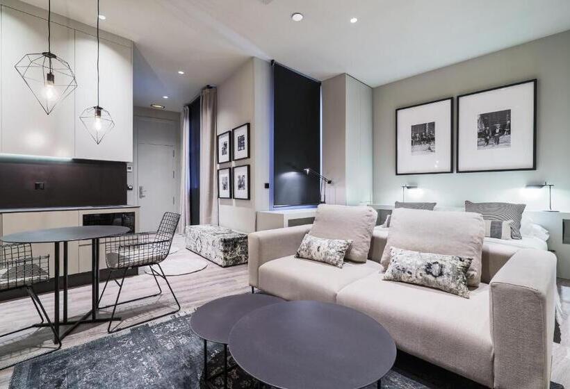 جناح كلاسيكي, The Valentia Cabillers